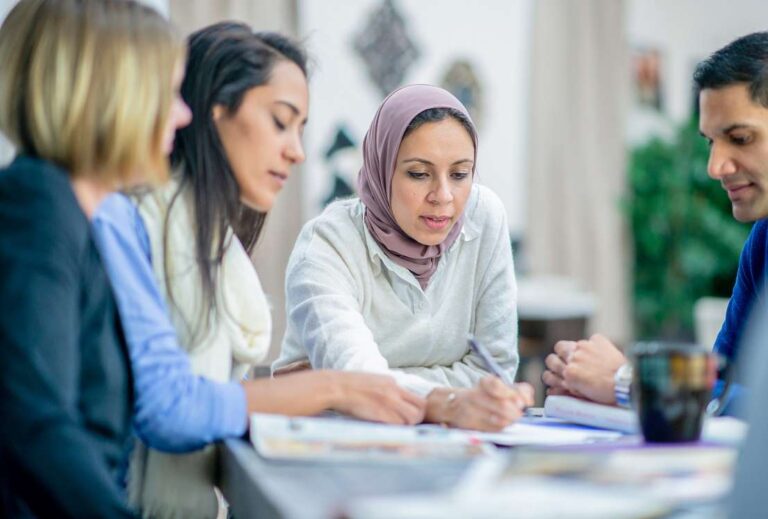 آیا زوج میتواند مانع کار کردن زوجه شود